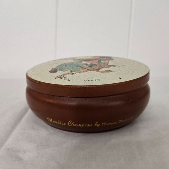 Norman Rockwell Marbles Champion, 1939 Collector Tin In perfect condition - Picture 2 of 4